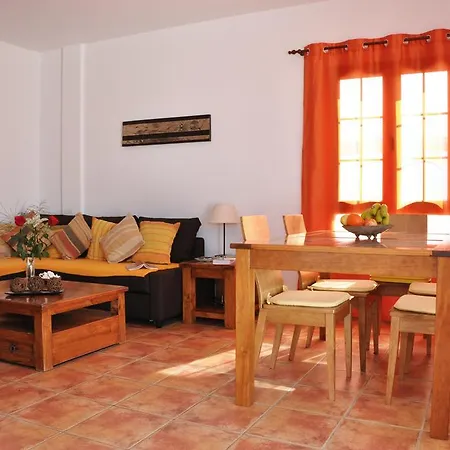 Casa Aroa *